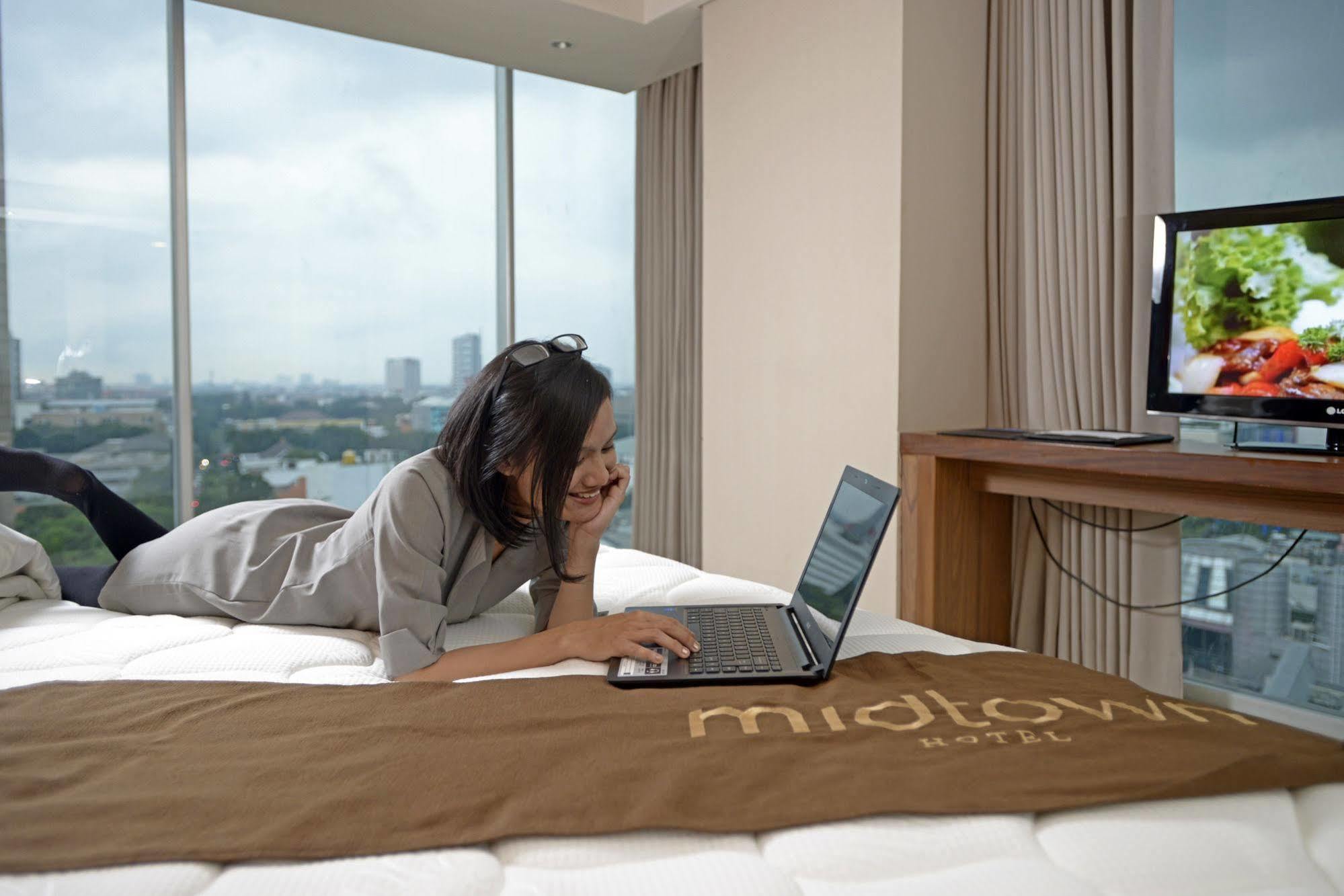 Midtown Hotel Surabaya Buitenkant foto