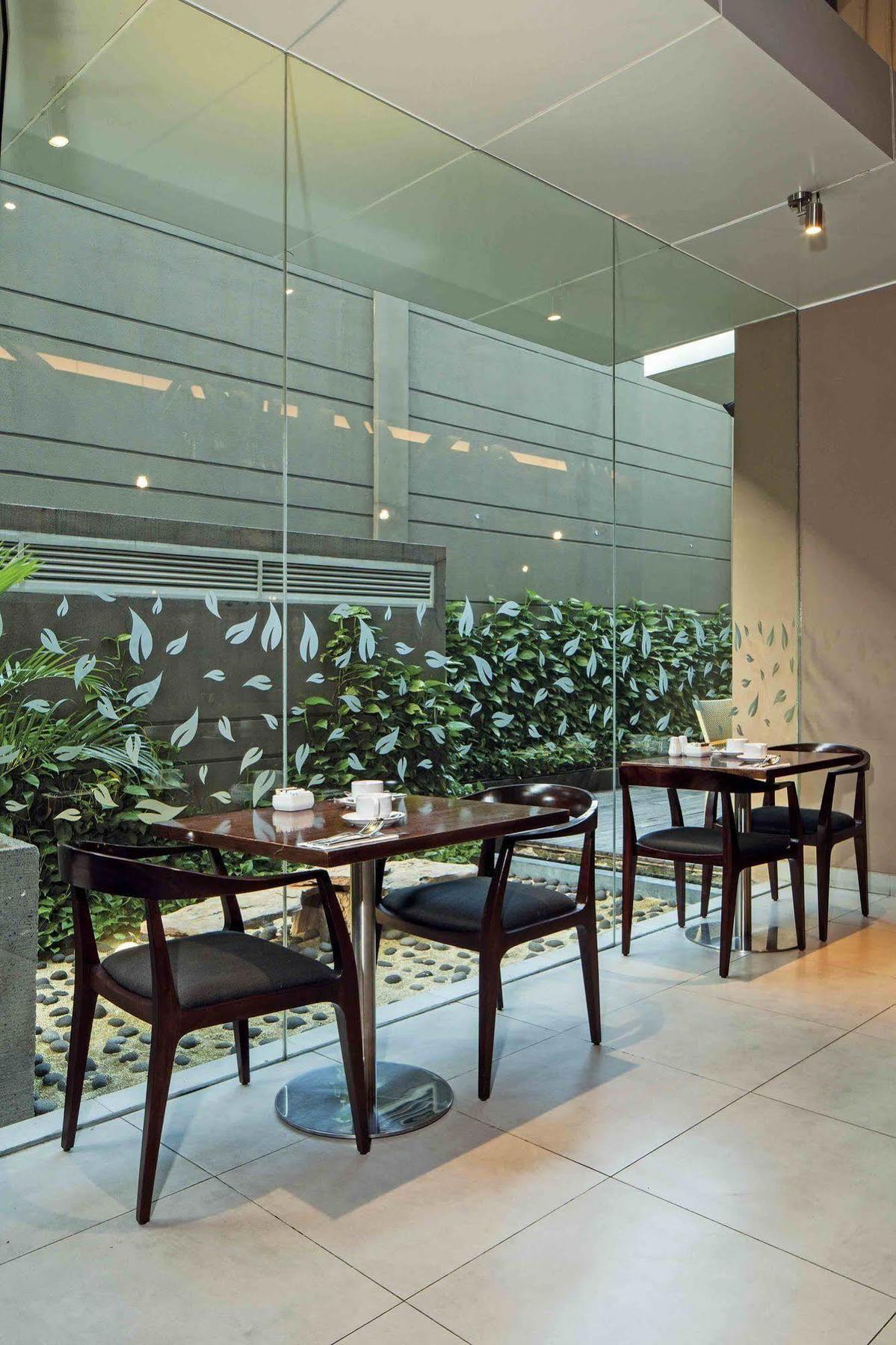 Midtown Hotel Surabaya Buitenkant foto