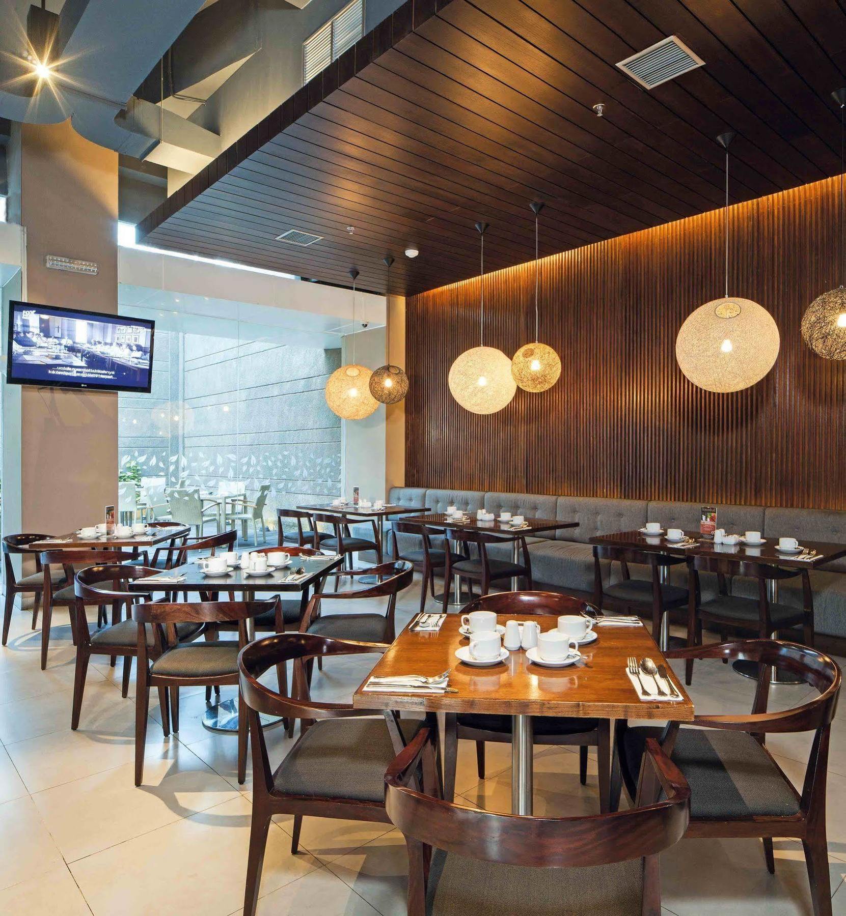 Midtown Hotel Surabaya Buitenkant foto
